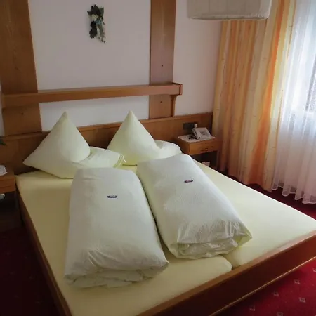 Alpenhaeusl Vendégház *