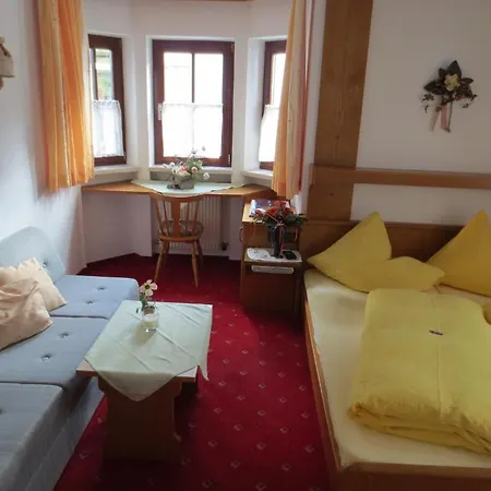 Alpenhaeusl Casa de hóspedes *