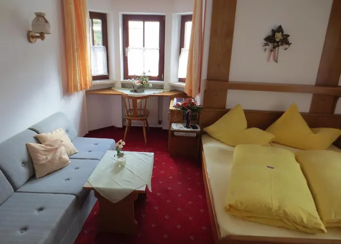 Alpenhaeusl Гостьовий будинок *