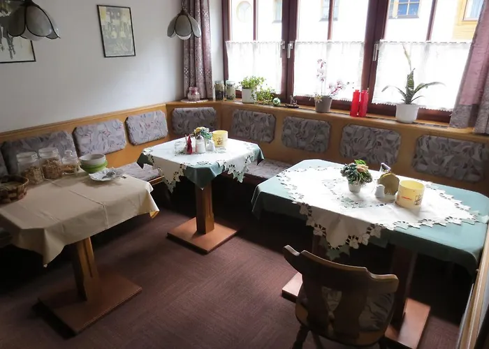 Alpenhaeusl Гостьовий будинок *