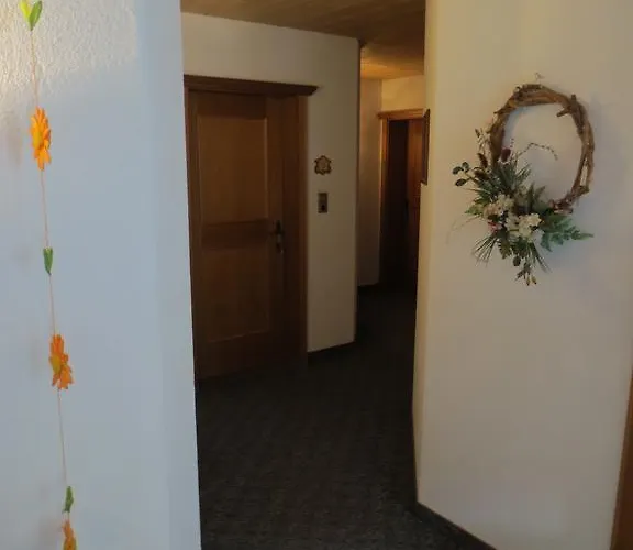 Alpenhaeusl Гостьовий будинок Зельден