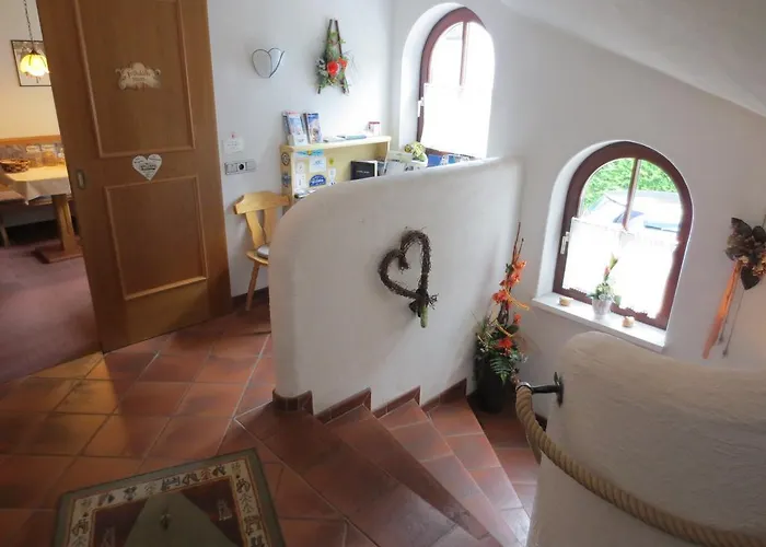 Alpenhaeusl Гостевой дом *